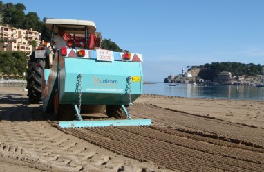 Nettoyeur de plages UNICORN Resort KL